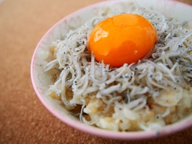 簡単ご飯◇夏バテ撃退◇しらす卵かけご飯